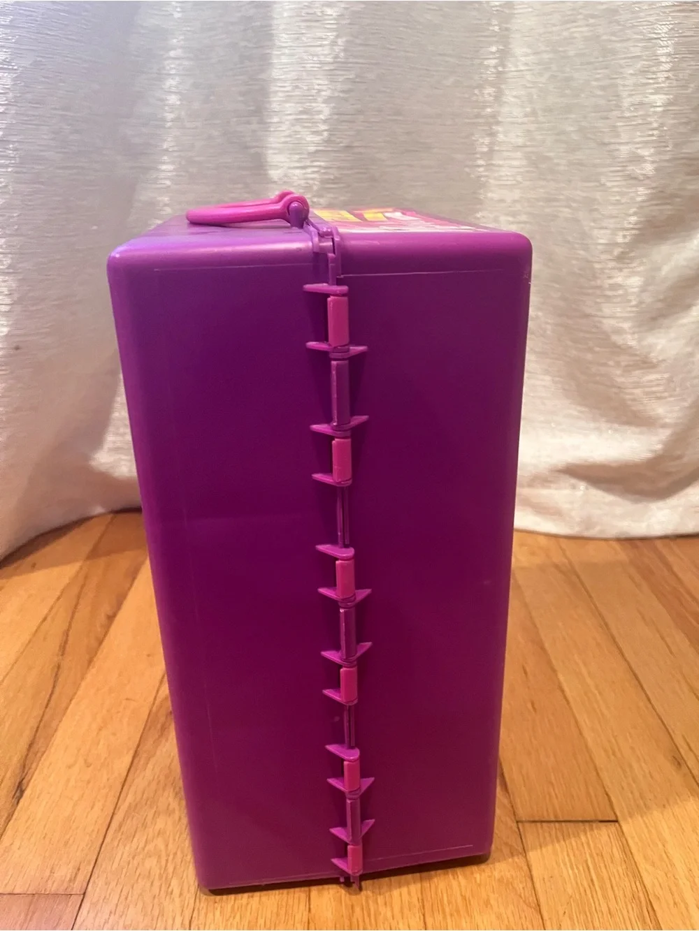 Barbie Fashionistas Fashion Wardrobe – Portable Carrying Case & Wardrobe Playset